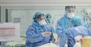 Μαθητής της Β Λυκείου και χωρίς υποκείμενο νόσημα ο 17χρονος που νοσηλεύεται διασωληνωμένος στη ΜΕΘ Μαθητής της Β Λυκείου και χωρίς υποκείμενο νόσημα ο 17χρονος που νοσηλεύεται διασωληνωμένος στη ΜΕΘ