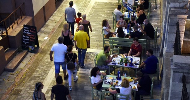 Αρση μέτρων: Ορόσημο η 1η Ιουλίου για την επιστροφή στην κανονικότητα - Τι αλλάζει από σήμερα