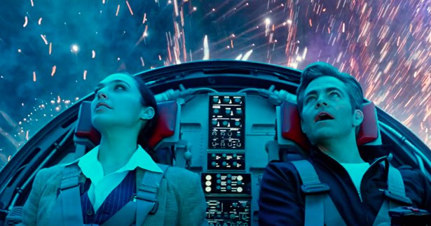 Αυτές είναι οι νέες φωτογραφίες από το Wonder Woman 1984