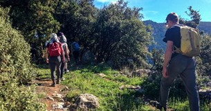 Επιτροπή Αθλητισμού του Δήμου Λεβαδέων: Πεζοπορία στο «Κωρύκειον ʼντρον» Επιτροπή Αθλητισμού του Δήμου Λεβαδέων: Πεζοπορία στο «Κωρύκειον ʼντρον»