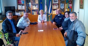 Συνάντηση της Δήμαρχου Λεβαδέων με τον Διοικητή της Πυροσβεστικής Υπηρεσίας Λιβαδειάς Συνάντηση της Δήμαρχου Λεβαδέων με τον Διοικητή της Πυροσβεστικής Υπηρεσίας Λιβαδειάς