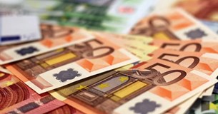 Χρέη Δημοσίου σε ιδιώτες: Οι θεσμοί πιέζουν για μείωσή τους - Αγκάθι η αποπληρωμή