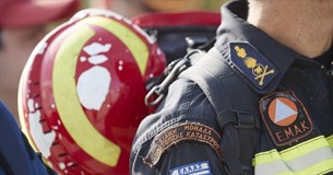 Όχημα έπεσε σε γκρεμό σε χωριό της Λιβαδειάς - Ένας νεκρός και ένας τραυματίας Όχημα έπεσε σε γκρεμό σε χωριό της Λιβαδειάς - Ένας νεκρός και ένας τραυματίας