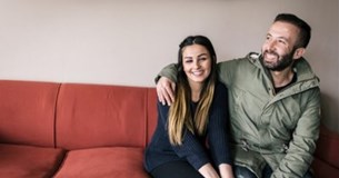 Η ιστορία του Χαϊσάμ και της Ναζλί και η έκκληση του ΟΗΕ για τις μετεγκαταστάσεις προσφύγων Η ιστορία του Χαϊσάμ και της Ναζλί και η έκκληση του ΟΗΕ για τις μετεγκαταστάσεις προσφύγων