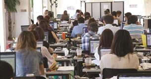 Από 7:00 έως 9:30 η άφιξη στους χώρους εργασίας, αλλαγές και στο ωράριο του λιανεμπορίου Από 7:00 έως 9:30 η άφιξη στους χώρους εργασίας, αλλαγές και στο ωράριο του λιανεμπορίου