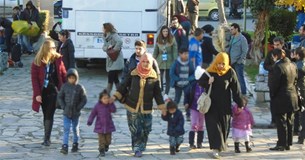 Έξι νέες οικογένειες προσφύγων έφτασαν στην Λιβαδειά Έξι νέες οικογένειες προσφύγων έφτασαν στην Λιβαδειά