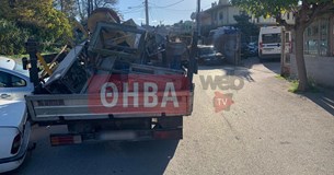 Προσαγωγή ατόμων που έκαναν πλιάτσικο στο εργοστάσιο του Πετζετάκι στη Θήβα
