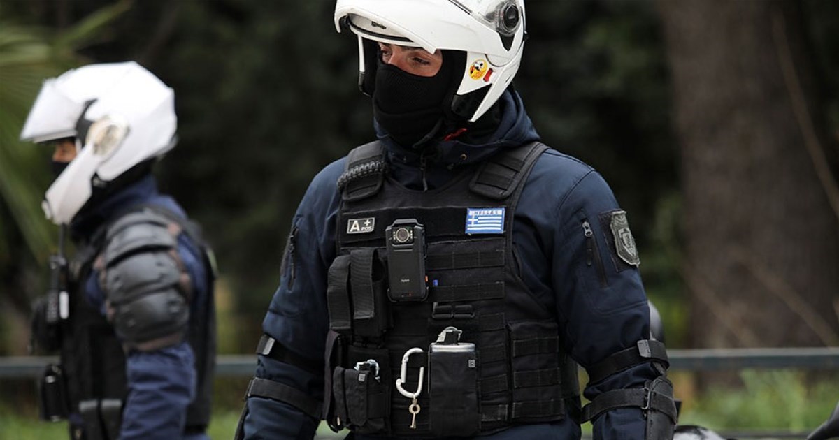 Ανήλικοι έκαναν «πλιάτσικο» σε σπίτια και αμάξια στην Αμφισσα