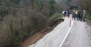 Αυτοψία στις πληγείσες περιοχές του Δήμου Μακρακώμης Αυτοψία στις πληγείσες περιοχές του Δήμου Μακρακώμης