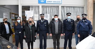 Συνεχίζει τις κοινωνικές δράσεις της η Αστυνομία στη Στερεά Ελλάδα εν όψει των Χριστουγέννων