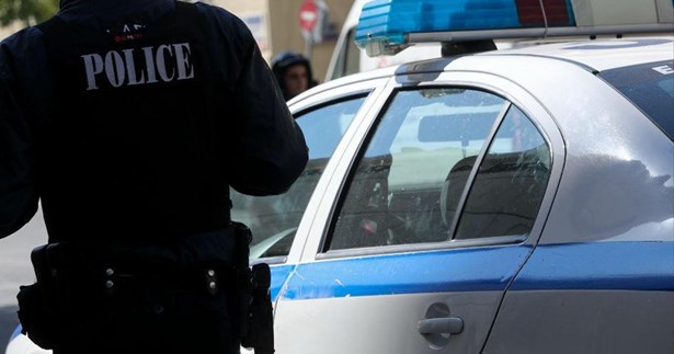 Τρεις συλλήψεις στη Λαμία για κλοπή τσάντας - Ένας ανήλικος μεταξύ των δραστών