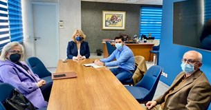Συνάντηση με τον Διοικητή του Γ.Ν. Χαλκίδας είχε η Έλενα Βάκα Συνάντηση με τον Διοικητή του Γ.Ν. Χαλκίδας είχε η Έλενα Βάκα