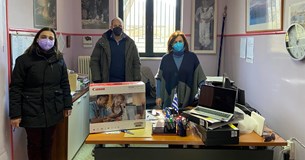 Δωρεά φορητών ηλεκτρονικών υπολογιστών για τα σχολεία της Δ.Ε. Παρνασσού