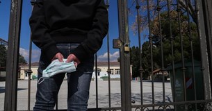 Κορωνοϊός: Παρατείνεται το «λουκέτο» στα σχολεία έως τις 10 Απριλίου Κορωνοϊός: Παρατείνεται το «λουκέτο» στα σχολεία έως τις 10 Απριλίου