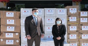 Κορωνοϊός στην Ελλάδα: Ήρθαν 550.000 μάσκες από την Κίνα για τα ελληνικά νοσοκομεία Κορωνοϊός στην Ελλάδα: Ήρθαν 550.000 μάσκες από την Κίνα για τα ελληνικά νοσοκομεία