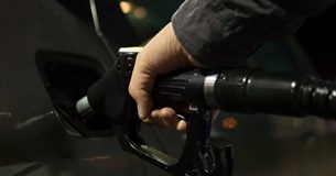 Καύσιμα: Από σήμερα νέα αύξηση στις τιμές - Τo «αδύναμο» ευρώ τρομάζει την αγορά