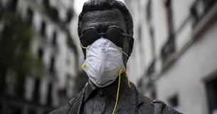 Κορονοϊός: Καθηγήτρια του ΕΚΠΑ γκρεμίζει τους μύθους - Τι λέει για τα αντιπυρετικά