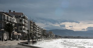Καιρός: Πώς μια εναέρια «ψυχρή λίμνη» προκαλεί καιρική αστάθεια - Ισχυρές καταιγίδες και στα νησιά