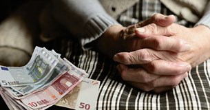 Πότε θα πληρωθούν οι κύριες και επικουρικές συντάξεις του Νοεμβρίου