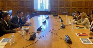 Συνάντηση Αλέξη Χαρίτση και Γιάννη Σαρακιώτη με την Ένωση Επιχειρήσεων Αλκοολούχων Ποτών Συνάντηση Αλέξη Χαρίτση και Γιάννη Σαρακιώτη με την Ένωση Επιχειρήσεων Αλκοολούχων Ποτών