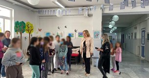 Κρεβατάκια και αντισηπτικά διανεμήθηκαν σε νηπιαγωγεία και σχολεία του Δήμου Χαλκιδέων Κρεβατάκια και αντισηπτικά διανεμήθηκαν σε νηπιαγωγεία και σχολεία του Δήμου Χαλκιδέων