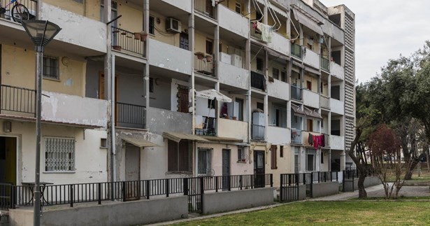 Απάντηση Χατζηδάκη σε Ε.Λ. για τις εργατικές κατοικίες στη Θήβα