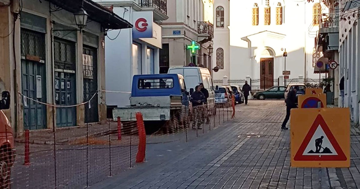 Αρχισαν οι εργασίες για τις κυκλοφοριακές ρυθμίσεις στην Αμφισσα