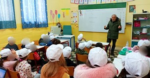 Δράσεις περιβαλλοντικής εκπαίδευσης έκαναν στελέχη του ΦΟΔΣΑ στο 1ο Δημοτικό Θήβας