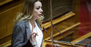Ανεξαρτητοποιήθηκε και από τον ΣΥΡΙΖΑ η βουλευτής Αδαμοπούλου που είχε φύγει από το ΜέΡΑ25 Ανεξαρτητοποιήθηκε και από τον ΣΥΡΙΖΑ η βουλευτής Αδαμοπούλου που είχε φύγει από το ΜέΡΑ25