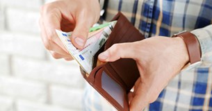 Kατώτατος μισθός: Στις 3 Μαρτίου ανακοινώνεται η αύξησή του - Πού θα φτάσει Kατώτατος μισθός: Στις 3 Μαρτίου ανακοινώνεται η αύξησή του - Πού θα φτάσει