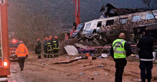 Σύγκρουση τρένων στη Λάρισα: Στους 32 οι νεκροί - Νοσηλεύονται 53 επιβάτες