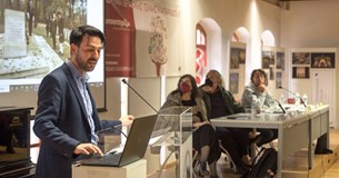 Την Παρασκευή τα εγκαίνια της έκθεσης «Χώροι μνήμης, Τόποι μαρτυρίου» στο πλαίσιο των εκδηλώσεων Μνήμης της 79ης Επετείου της Σφαγής του Διστόμου