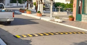 Σαμαράκια τοποθέτησε ο Πρόεδρος Τ.Κ. Χωστίων - Τον κατήγγειλαν στον Δήμο και στην Αστυνομία