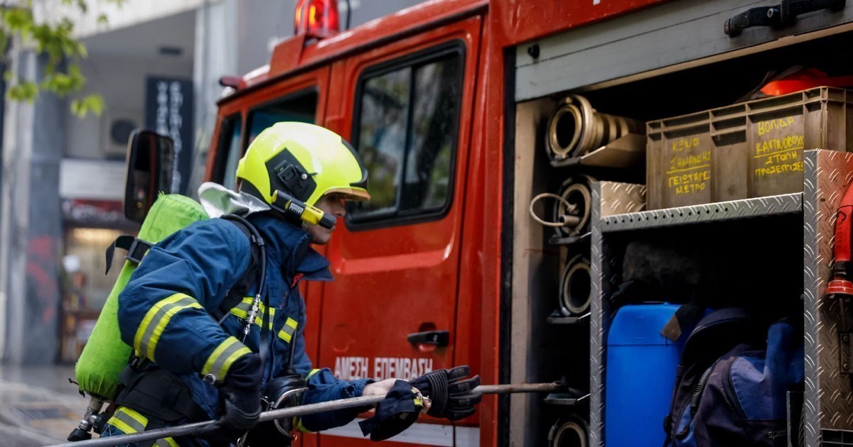 Ξέσπασε φωτιά στον Όσιο Λουκά - Μεγάλη προσπάθεια να τεθεί υπό έλεγχο