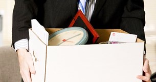 Το ΚΚΕ ζητάει στη Βουλή να μην καταργηθούν τα ειδικά βοηθήματα ανεργίας