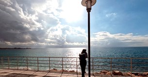 Καιρός: Με θερμοκρασίες ως 19 βαθμούς, λίγες νεφώσεις και τοπικές βροχές η πρώτη μέρα του 2024