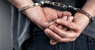 Συνελήφθη 55χρονος Αλβανός που καταζητούνταν από τις Αλβανικές Αρχές για απόπειρα ανθρωποκτονίας στην Καλλιθέα Συνελήφθη 55χρονος Αλβανός που καταζητούνταν από τις Αλβανικές Αρχές για απόπειρα ανθρωποκτονίας στην Καλλιθέα