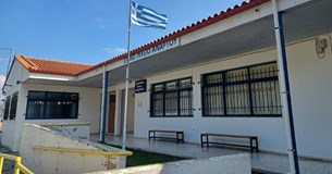 Γιώργος Αραπίτσας: «Πόσο στοιχίζει μια φάρσα άραγε;» Γιώργος Αραπίτσας: «Πόσο στοιχίζει μια φάρσα άραγε;»