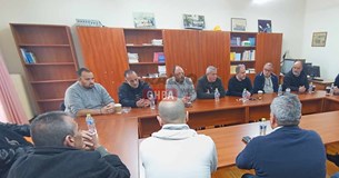 Θήβα: Κλιμάκιο της ΓΣΕΕ για την προετοιμασία της απεργίας (Βίντεο) Θήβα: Κλιμάκιο της ΓΣΕΕ για την προετοιμασία της απεργίας (Βίντεο)