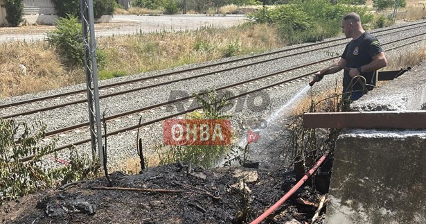 Ρομά έβαλαν φωτιά δίπλα σε πρατήριο στο Πυρί Θηβών