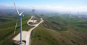 Δριμύτατη κριτική της Λ.Σ. Θήβας προς τη Δημοτική Αρχή για τις ανεμογεννήτριες