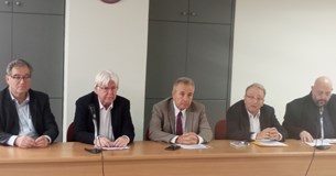 Παρουσίαση του βιβλίου «Φύγετε γιατί έρχονται..» του Γιώργου Μαστροδήμου στο Συνεδριακό Κέντρο Θήβας Παρουσίαση του βιβλίου «Φύγετε γιατί έρχονται..» του Γιώργου Μαστροδήμου στο Συνεδριακό Κέντρο Θήβας