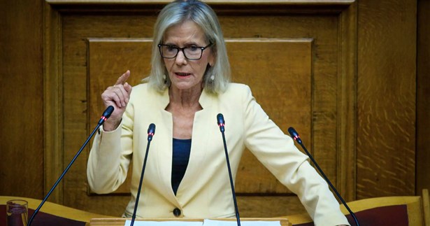Γιώτα Πούλου: Να διασφαλιστεί η προστασία των συνταγματικών δικαιωμάτων των σωματείων στρατιωτικών