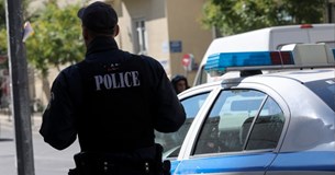 Συνελήφθη αστυνομικός ο οποίος εργαζόταν ως σεκιούριτι με περιπολικό της ΕΛ.ΑΣ. στα Οινόφυτα Συνελήφθη αστυνομικός ο οποίος εργαζόταν ως σεκιούριτι με περιπολικό της ΕΛ.ΑΣ. στα Οινόφυτα