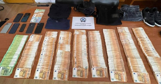 Νέα Ερυθραία: Τρεις συλλήψεις για κλοπή μετρητών και ράβδων χρυσού σε κατοικία