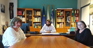 Συνάντηση του Γιάννη Ταγκαλέγκα με μέλη του Δικτύου Αλληλεγγύης για τους Πρόσφυγες στη Λιβαδειά