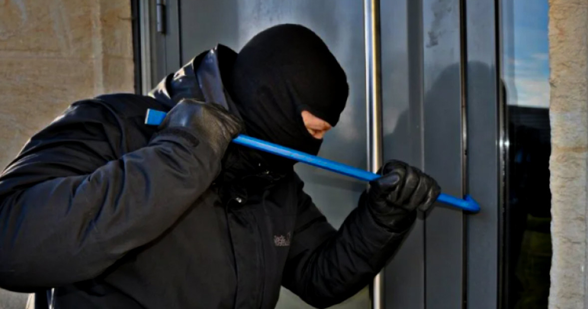 Έκλεψαν 16.000 ευρώ από το 4ο γυμνάσιο Θήβας
