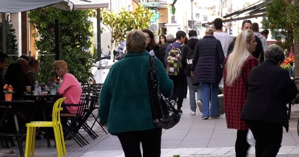 Σε εορταστικό ωράριο η Λιβαδειά