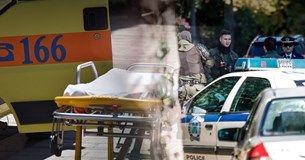 Ηλικιωμένος έσπρωξε την 78χρονη σύζυγό του και σκοτώθηκε στις Αχαρνές
