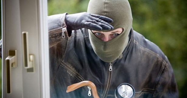 Μέλη συμμορίας διέπρατταν ληστείες σε ηλικιωμένες με ορμητήριο την Αλίαρτο